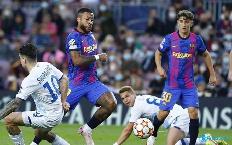 Trận đấu giữa Dynamo Kiev và Barcelona