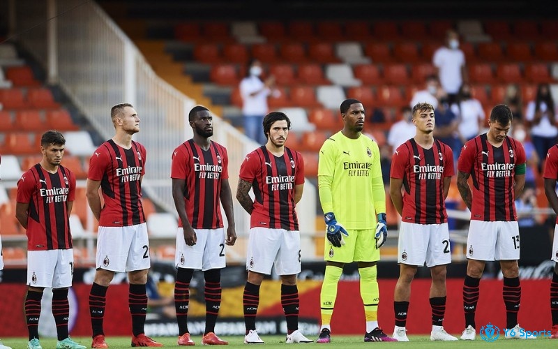 Mặc dù vô địch xong AC Milan có một mùa giải buồn tại Champion League