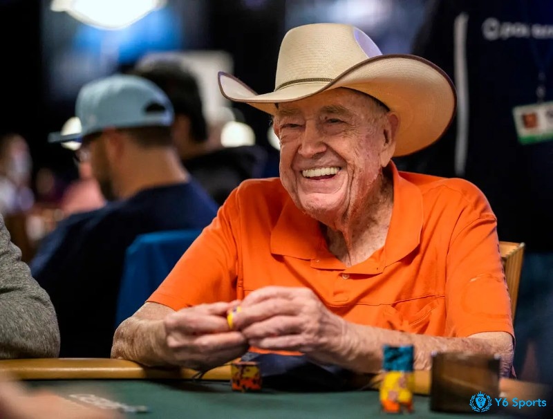 Doyle Brunson với 10 chiếc vòng đã đã giành được hai chiến thắng trong sự nghiệp của mình