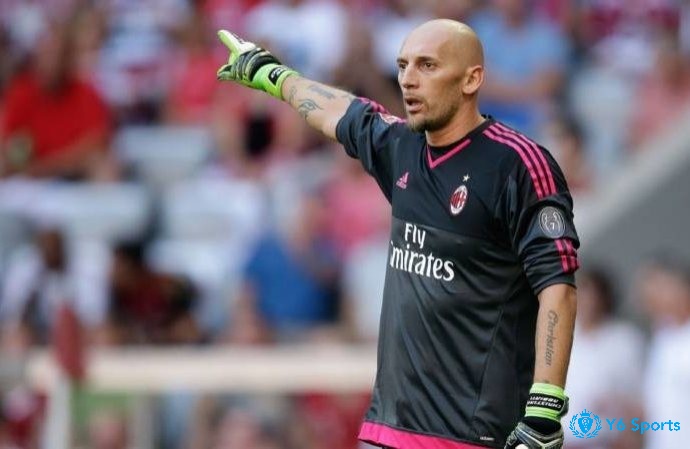 Abbiati là một trong những cầu thủ có thời gian gắn bó lâu nhất với đội bóng AC Milan