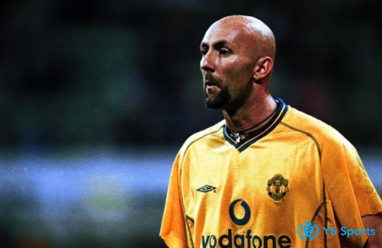 Fabien Barthez - thủ môn hay nhất Manchester United giúp đội giành 2 chức vô địch