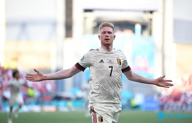 Kevin De Bruyne nằm trong top tiền đạo hay nhất Euro hi tạo ra những đường chuyền bóng chắc chắn, mang đến chiến thắng của Bỉ