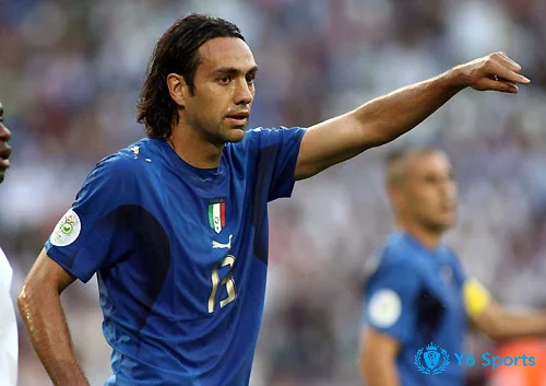 Alessandro Nesta là trung vệ đóng vai trò quan trọng trong đội tuyển quốc gia Italia tham gia World Cup